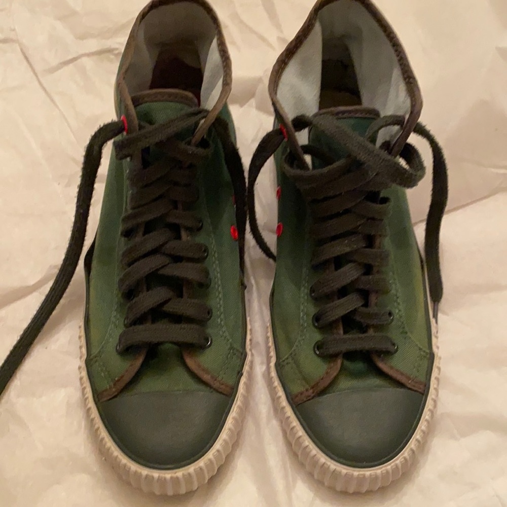 Men’s Pf flyers